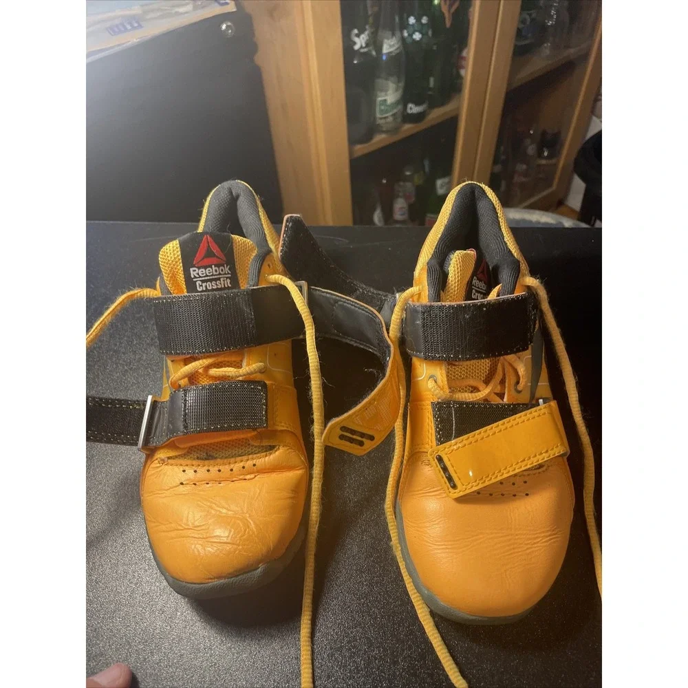 Reebok Crossfit Shoes U-Form Youths Sz 5-1/2 . Lightly Worn. Orange. Great Cond